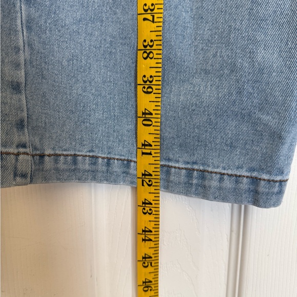 Circus NY Women’s High Waisted Ripped Wide-Leg 90s Baggy Jeans - Picture 7 of 16